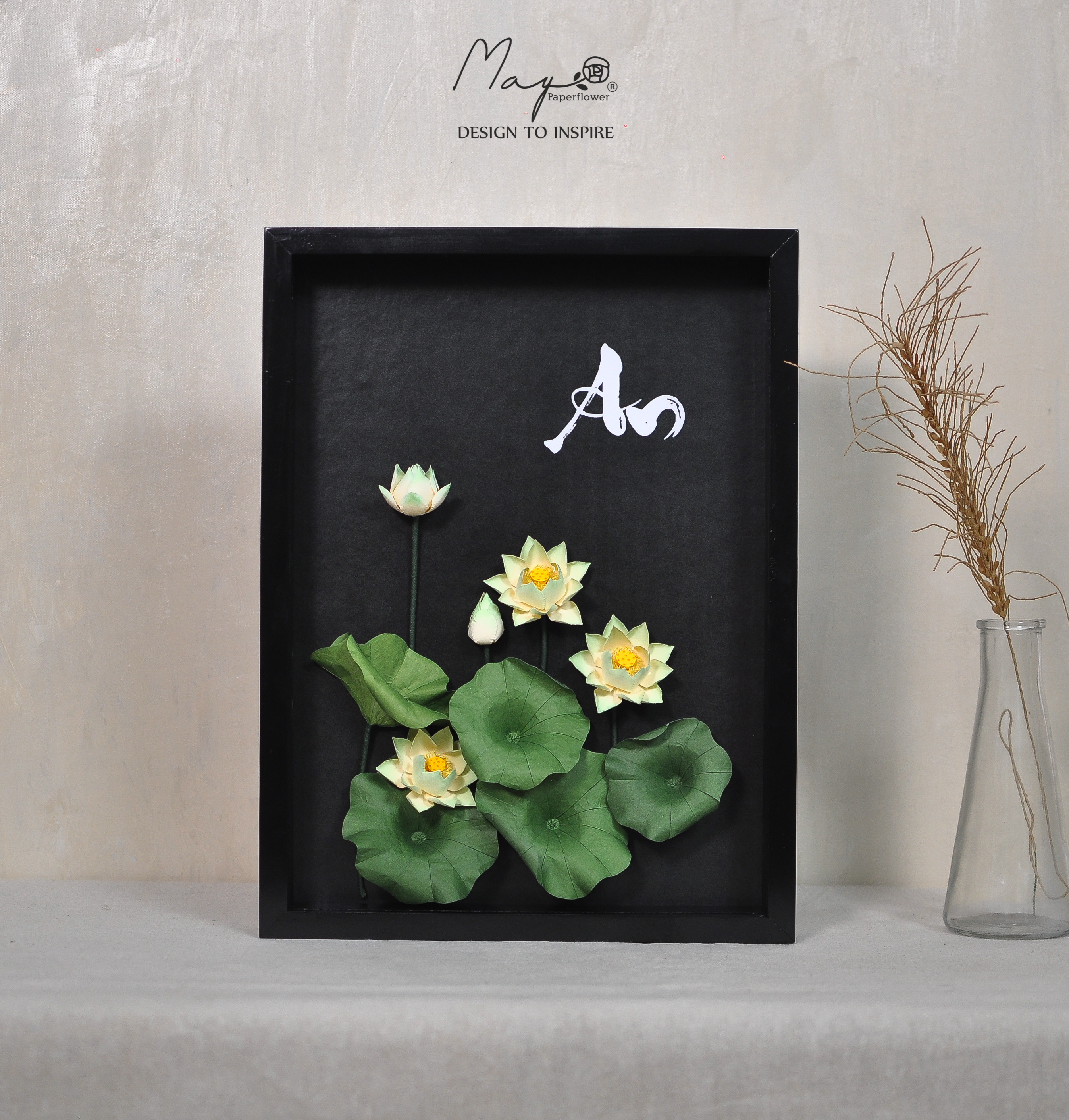 Tranh hoa sen trắng nền đen size 30x40cm